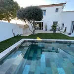 Mortes, Piscine, 8 Personnes * Aigues-Mortes