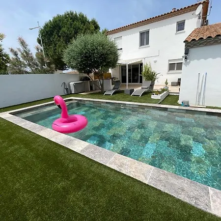 Mortes, Piscine, 8 Personnes *